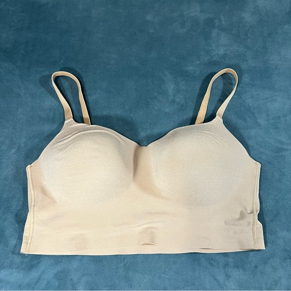 EUC PINK Victoria’s Secret Wireless Bra, Size XL - Picture 5 of 11